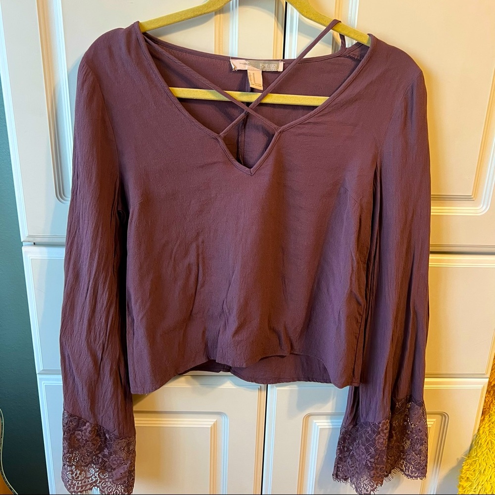 Forever 21 Flare sleeve purple top!